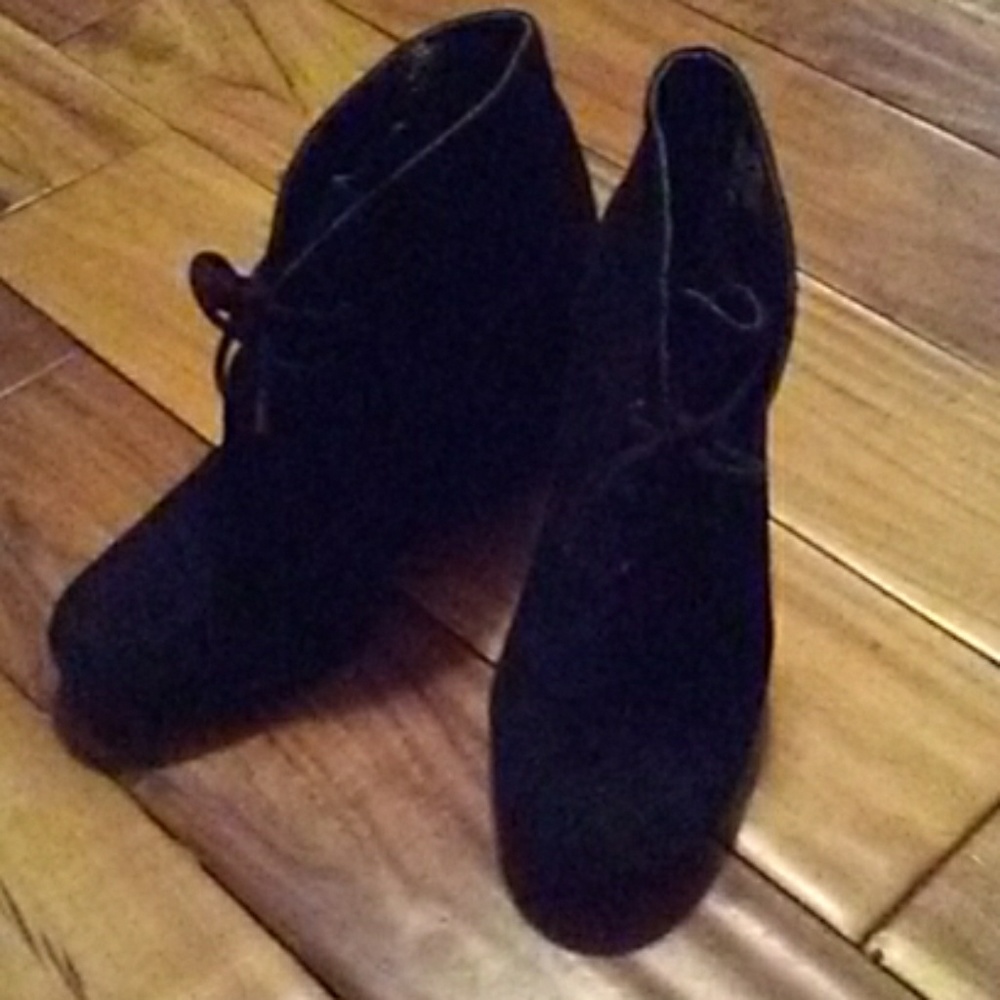 Vintage America Co. Nine West Leather Booties